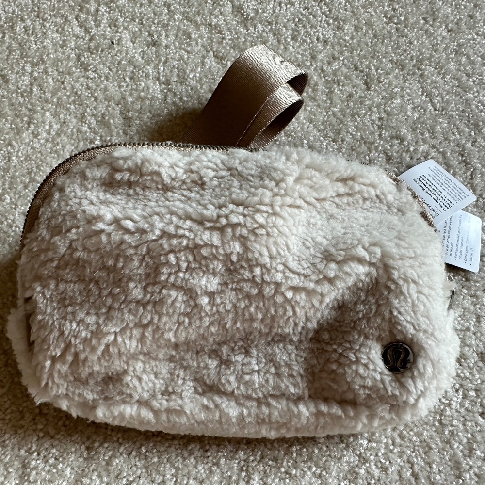 NWT Lululemon Off White Fleece Everywhere Belt Bag